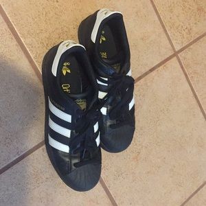 Black Adidas Superstars